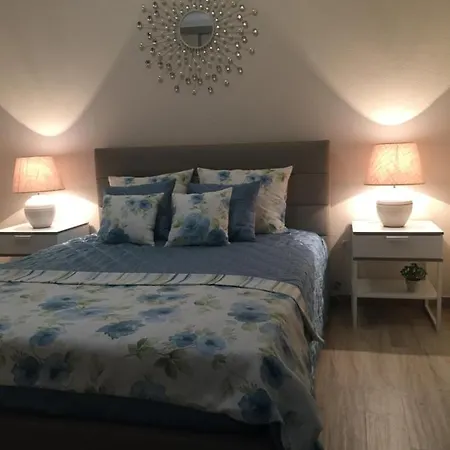 House - Sea View شقة سيسيمبرا