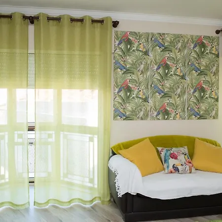 House - Sea View شقة